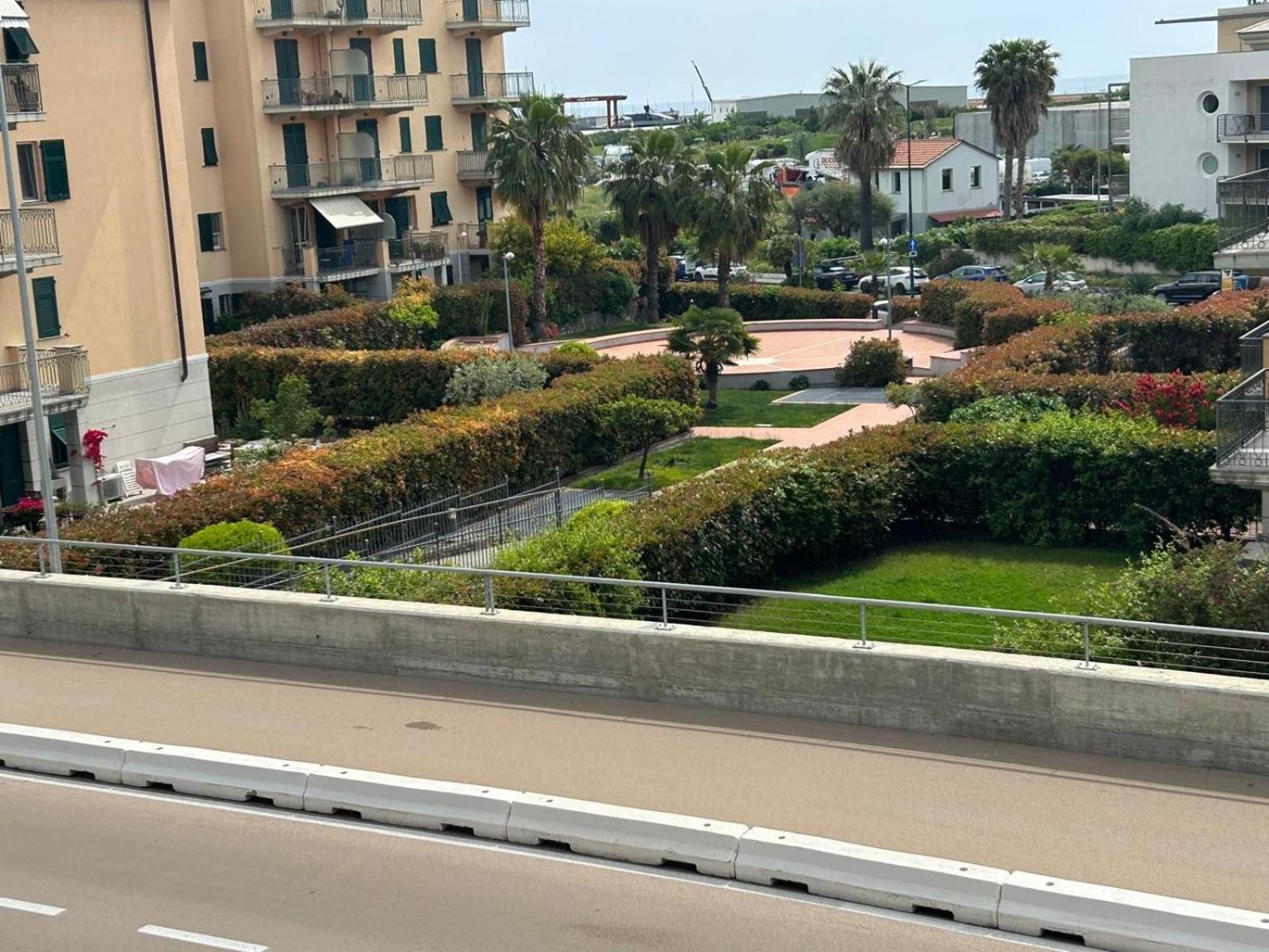 Appartamento Incantevole A 100Metri Dal Mare E Accanto Alla Pista Ciclabile Imperia Eksteriør bilde